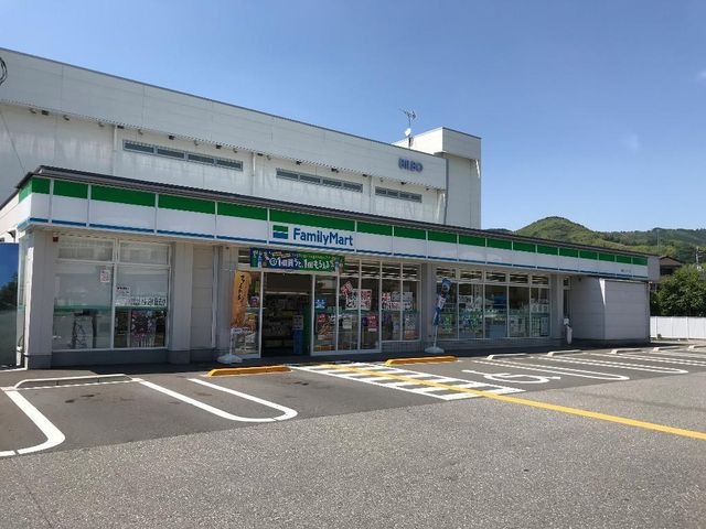 ファミリーマート高知インター店
