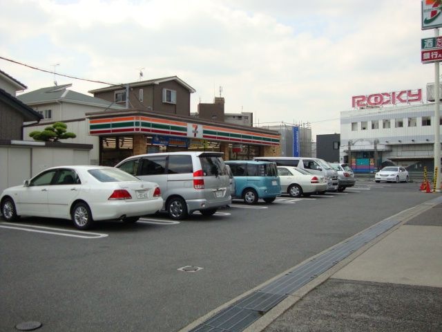 セブンイレブン名古屋市場木町店