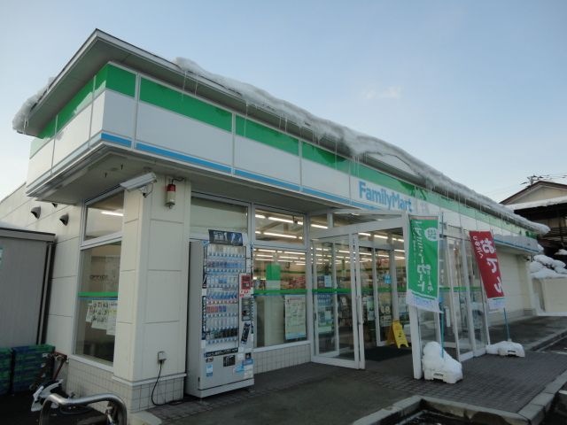 ファミリーマート東根神町店
