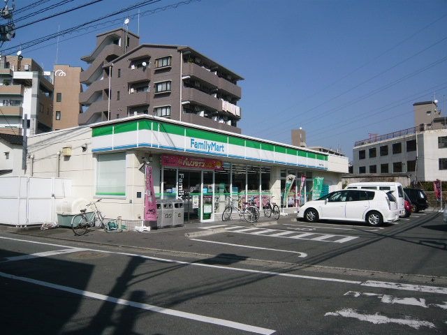 ファミリーマート東比恵三丁目店