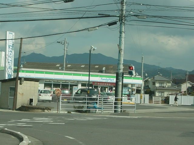 ファミリーマート松山生協西余戸店
