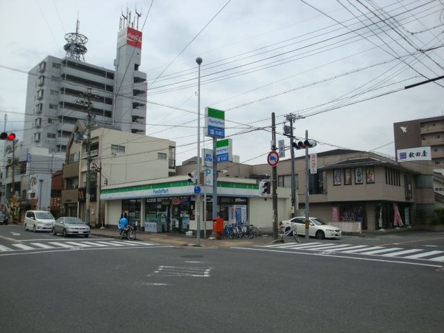 ファミリーマート旭三郷駅前店