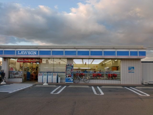 写真：ローソン西条産業道路店（コンビニ）