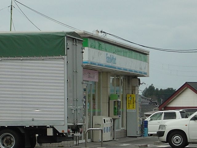 写真:ファミリーマート中津川茄子川店