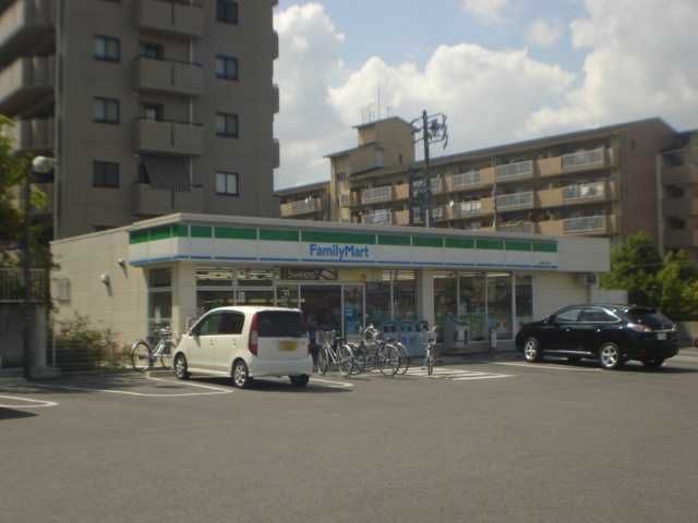 写真：ファミリーマート東長久手店