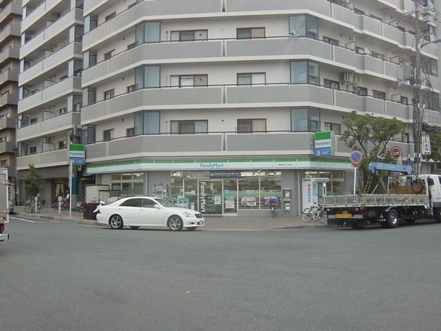 写真：ファミリーマート西宮原二丁目店