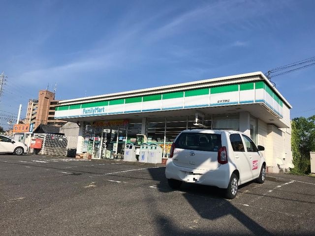 ファミリーマート岩本宇頭店