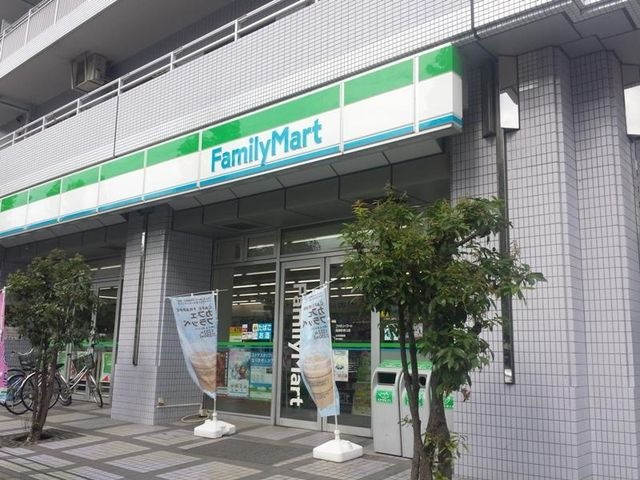 ファミリーマート高崎駅東口店