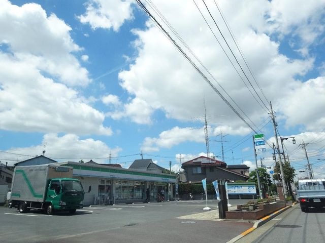 ファミリーマート西伊興四丁目店