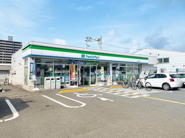 ファミリーマート高知仲田町店
