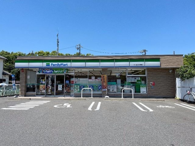 写真：ファミリーマート中川富田公園東店