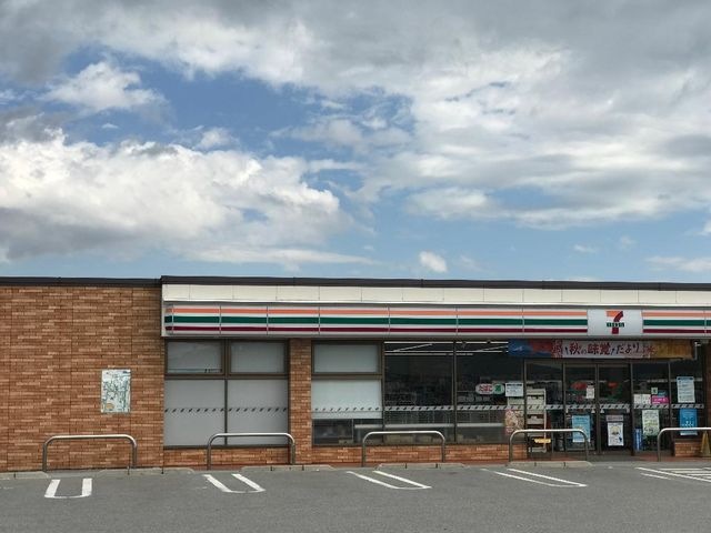 セブンイレブン伊吹春照店