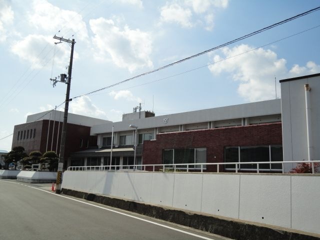 写真:上富田町役場