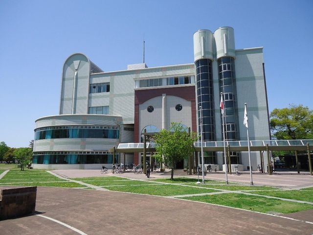 各務原市立中央図書館