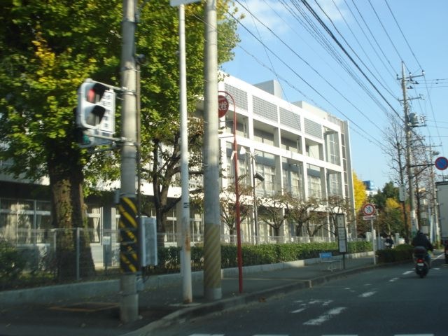写真：川崎市立高津小学校(小学校)