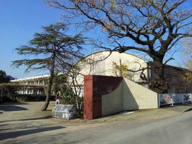 伊万里市立二里小学校