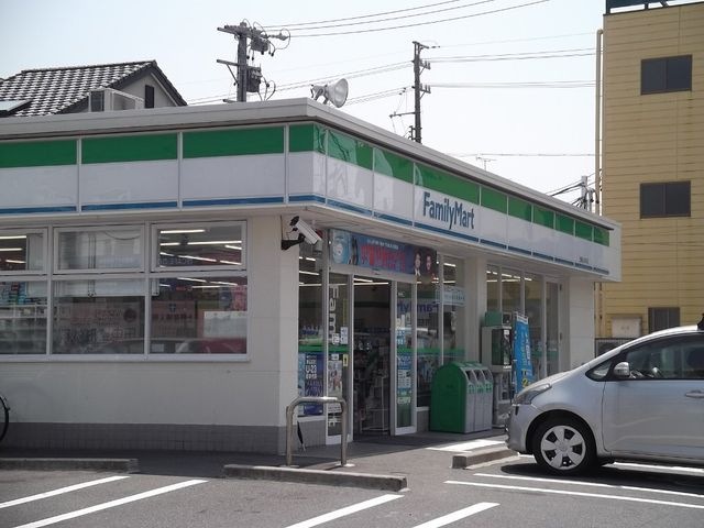 ファミリーマート名東山の手店