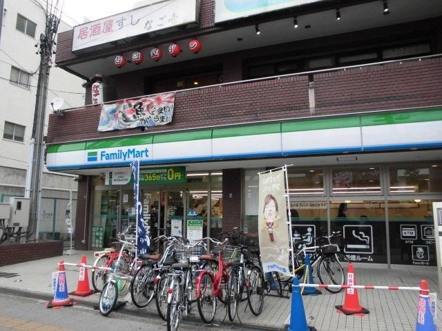 ファミリーマート黒川店