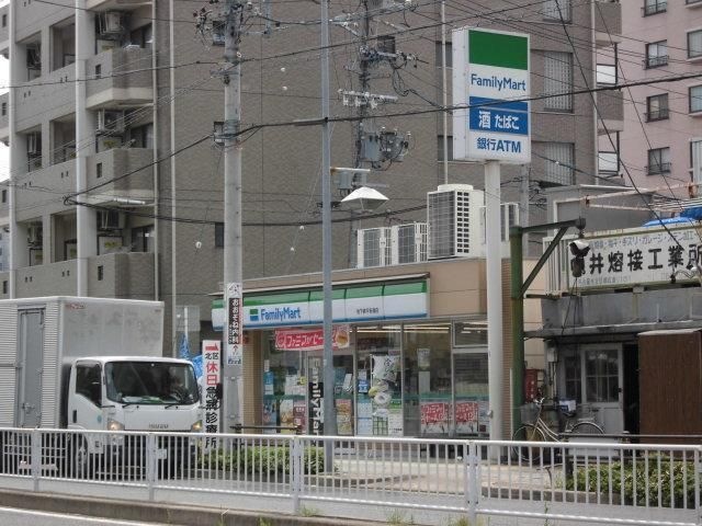 ファミリーマート地下鉄平安通店