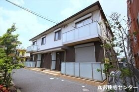 シャン・ド・フルールBの外観