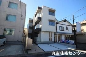 プラティークの外観