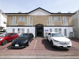 写真:ロイヤルビレッジ通町の外観