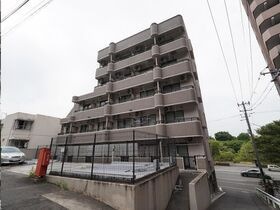 越路ハイツの外観