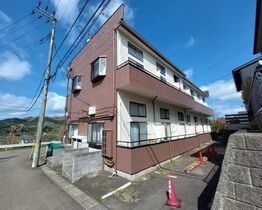 アーバン栗生の外観