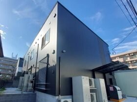 シャルム泉中央の外観