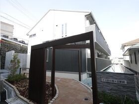 ドミール旭ケ丘駅前の外観