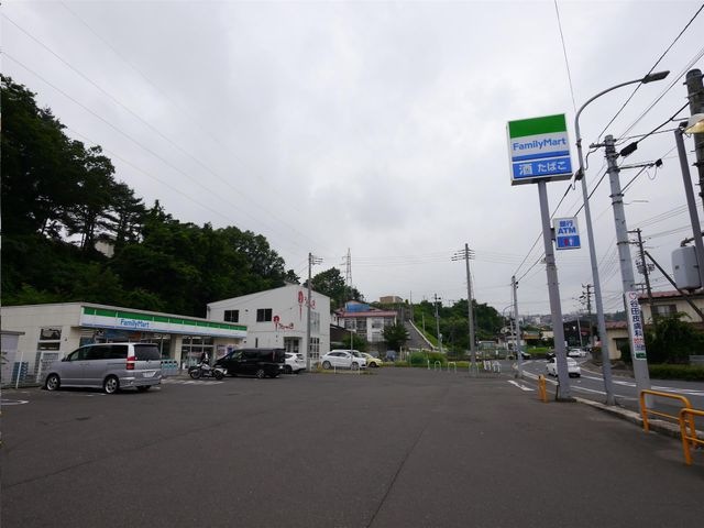 ファミリーマート 川平一丁目店