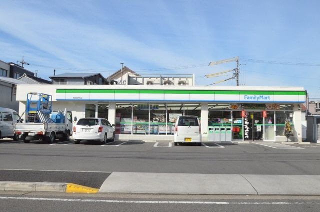 ファミリーマート熱田切戸町店