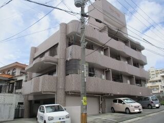 写真：シャトーパラダイスの外観
