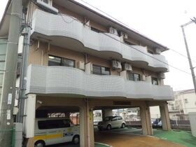 セインツ1号館の外観