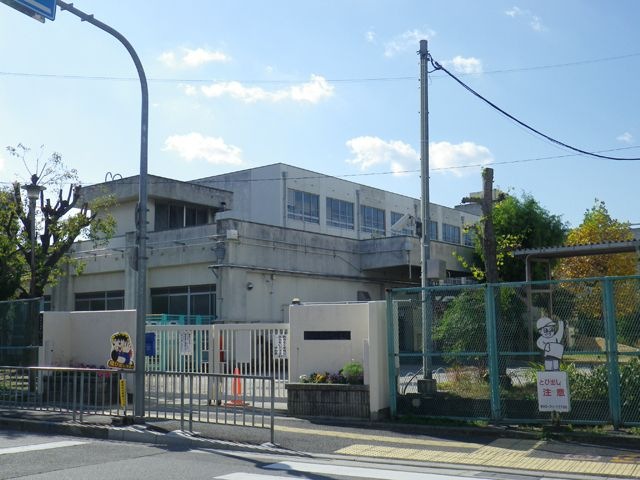 東深井小学校