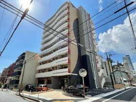 セレニテ三宮プリエの外観