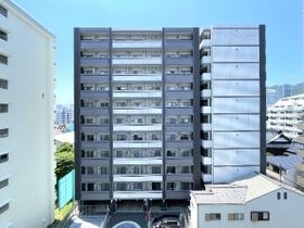 アドバンス三宮シュロスの外観