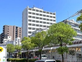 ラ・ウェゾン湊川公園の外観