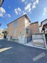 ロイヤルコート津久野の外観