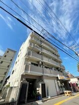 ラフォーレ中之町の外観