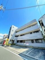 グランデージ上野芝の外観