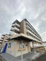 ビレッジハウス草部の外観