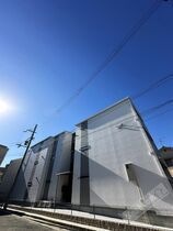 クリエオーレ初芝の外観