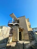 Casa de Perlaの外観