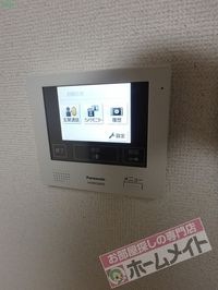 カラーモニターホンで来訪者を確認できます♪