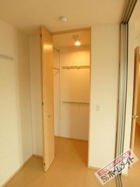 大容量のウォークインクローゼット付き♪