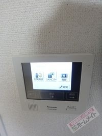 カラーモニターホンで来訪者を確認できます♪