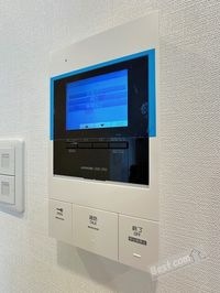 カラーモニターホンで来訪者を確認できます♪
