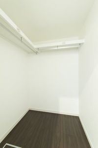 ウォークインク大容量のウォークインクローゼット付き♪