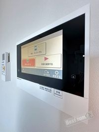 カラーモニターホンで来訪者を確認できます♪